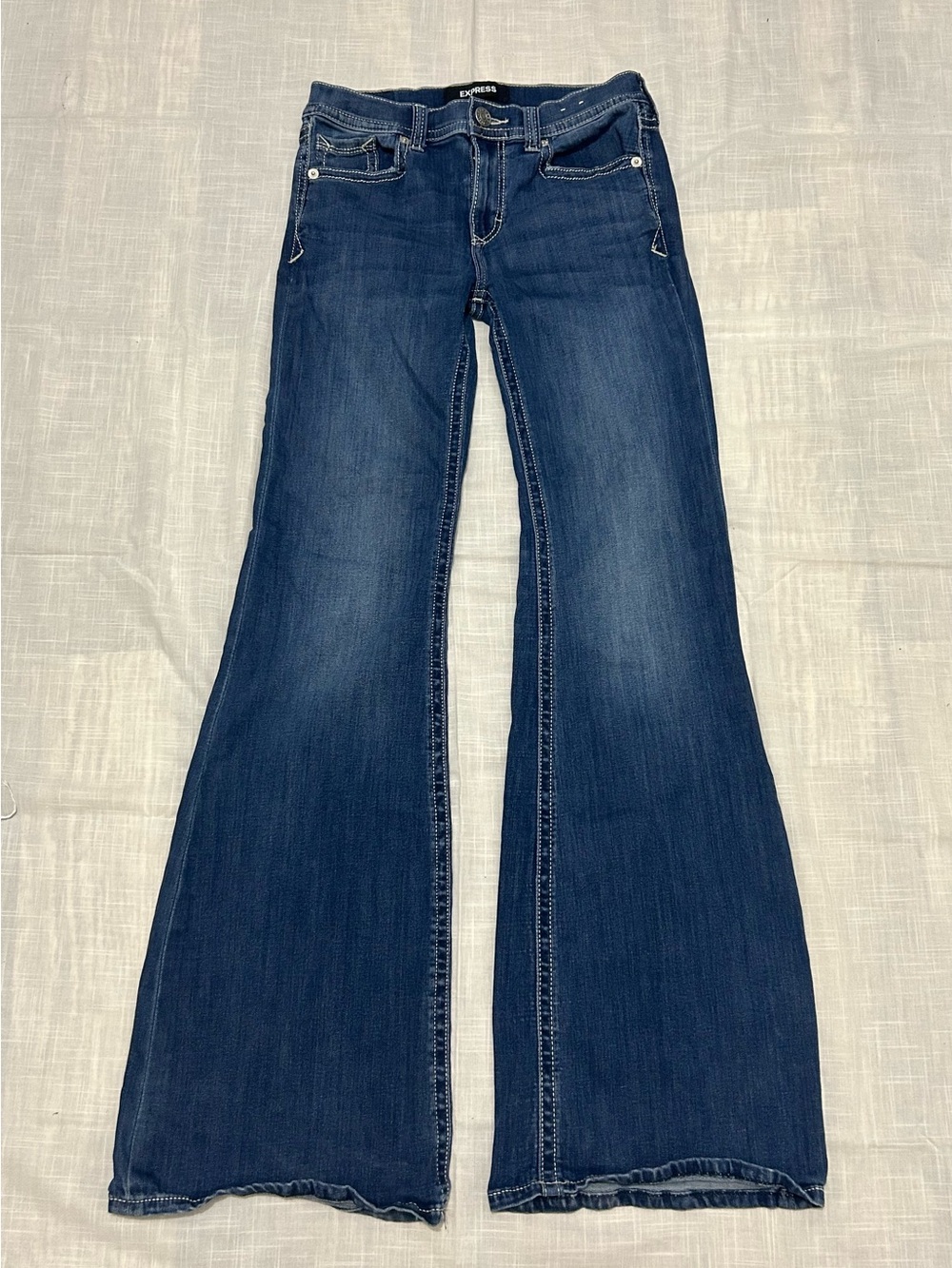 Express Bell Flare Mid Rise Medium Wash Women’s Wide Leg Sz 8/L